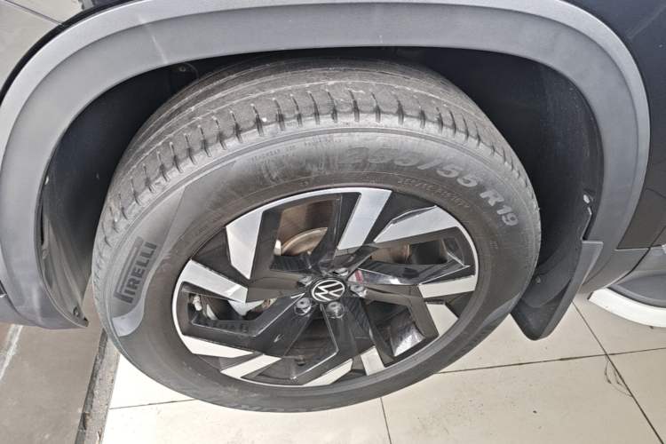 Used Volkswagen Teramont 2022 380TSI Four-Wheel Drive Prestige Luxury Edition Left Front Wheel Hub