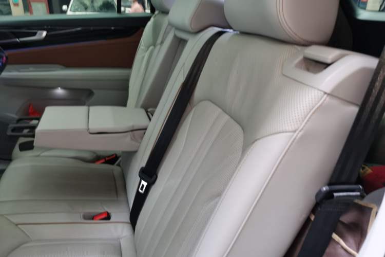 Used Volkswagen Teramont 2022 380TSI Four-Wheel Drive Prestige Luxury Edition Left Rear Seat