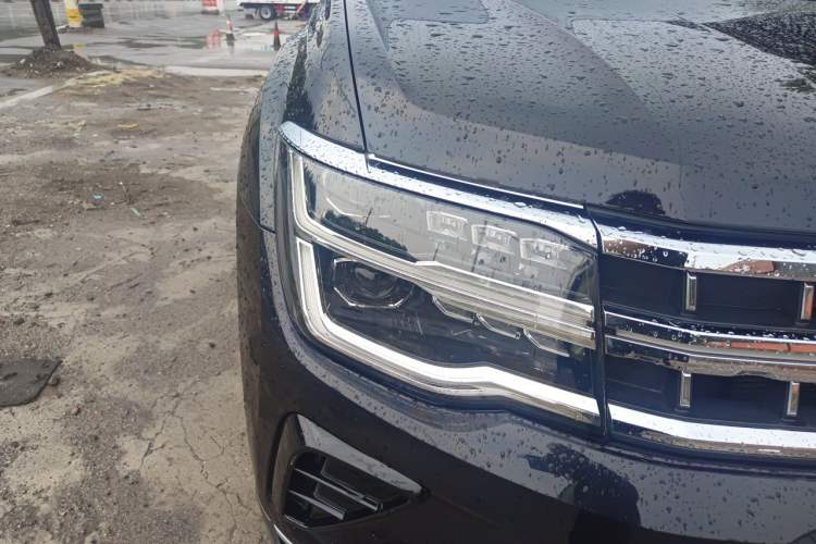 Used Volkswagen Teramont 2022 380TSI Four-Wheel Drive Prestige Flagship Edition Right Front Headlight