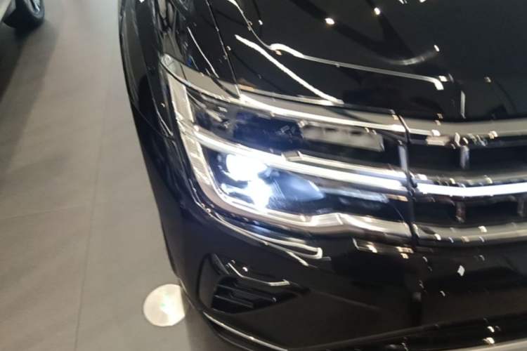 Used Volkswagen Teramont 2022 380TSI Four-Wheel Drive Prestige Luxury Edition Right Front Headlight