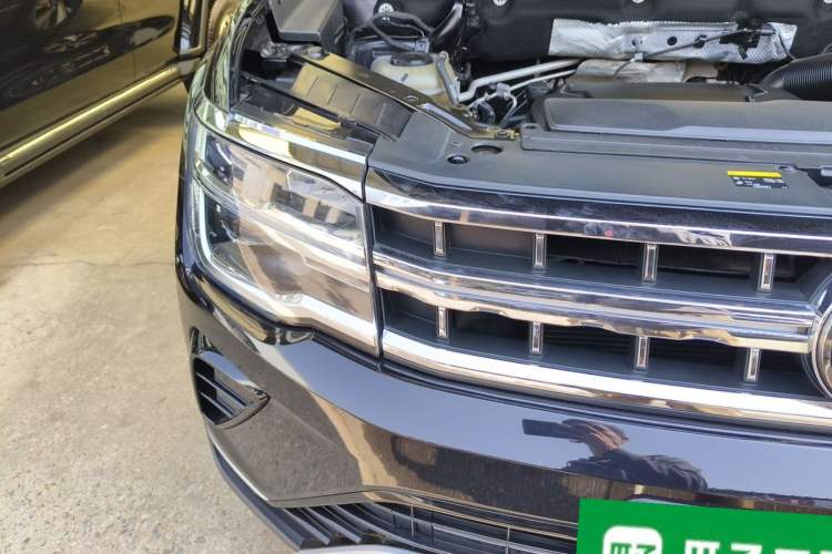 Used Volkswagen Teramont 2022 380TSI Four-Wheel Drive Prestige Luxury Edition Right Front Headlight