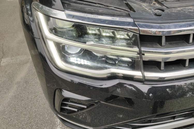Used Volkswagen Teramont 2022 380TSI Four-Wheel Drive Prestige Flagship Edition Right Front Headlight