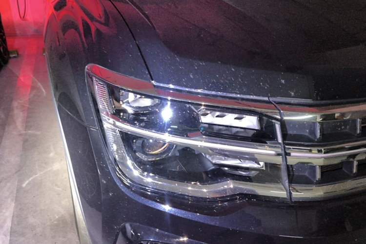 Used Volkswagen Teramont 2022 330TSI Two-Wheel-Drive Luxury Edition Right Front Headlight
