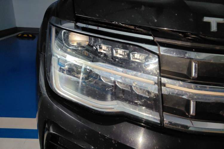 Used Volkswagen Teramont 2022 380TSI Four-Wheel Drive Prestige Flagship Edition Right Front Headlight