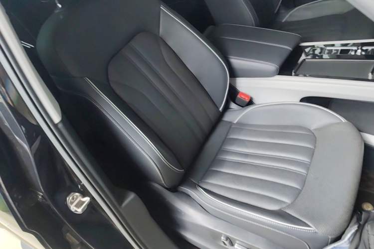 Used Volkswagen Teramont 2022 330TSI Two-Wheel-Drive Prestige Luxury Edition Right Front Seat