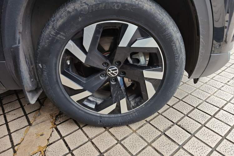 Used Volkswagen Teramont 2022 380TSI Four-Wheel Drive Prestige Luxury Edition Right Front Wheel Hub