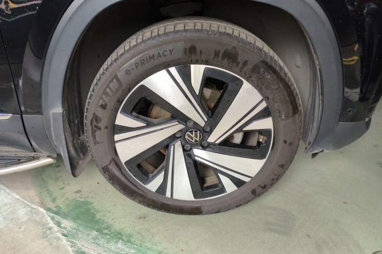 Used Volkswagen Teramont 2022 380TSI Four-Wheel Drive Prestige Luxury Edition Right Front Wheel Hub