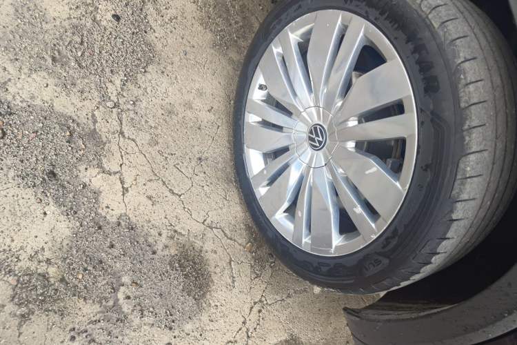 Used Volkswagen Teramont 2022 380TSI Four-Wheel Drive Prestige Flagship Edition Right Front Wheel Hub