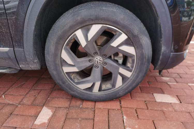 Used Volkswagen Teramont 2022 380TSI Four-Wheel Drive Prestige Luxury Edition Right Front Wheel Hub