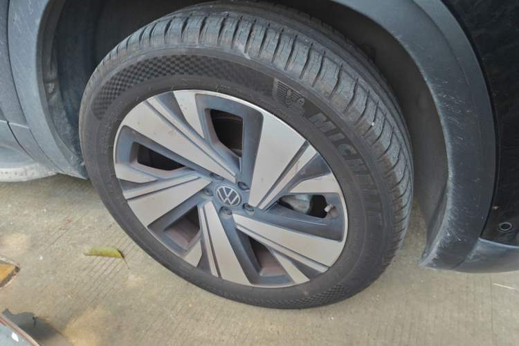 Used Volkswagen Teramont 2022 380TSI Four-Wheel Drive Prestige Luxury Edition Right Front Wheel Hub
