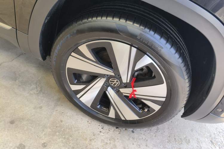 Used Volkswagen Teramont 2022 380TSI Four-Wheel Drive Prestige Luxury Edition Right Front Wheel Hub