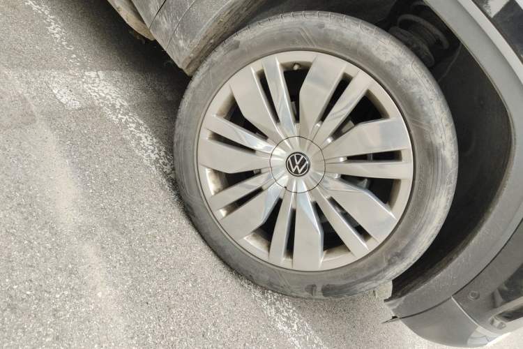 Used Volkswagen Teramont 2022 380TSI Four-Wheel Drive Prestige Flagship Edition Right Front Wheel Hub