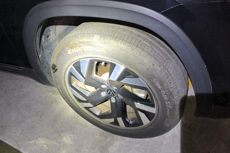 Used Volkswagen Teramont 2022 330TSI Two-Wheel-Drive Luxury Edition Right Front Wheel Hub