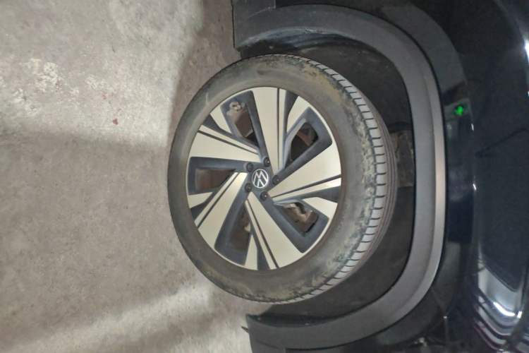 Used Volkswagen Teramont 2022 380TSI Four-Wheel Drive Prestige Luxury Edition Right Front Wheel Hub