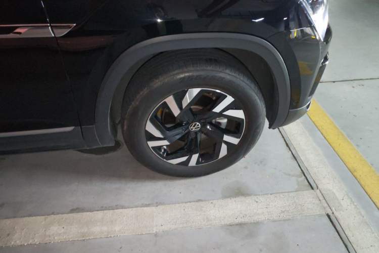 Used Volkswagen Teramont 2022 380TSI Four-Wheel Drive Luxury Edition Right Front Wheel Hub