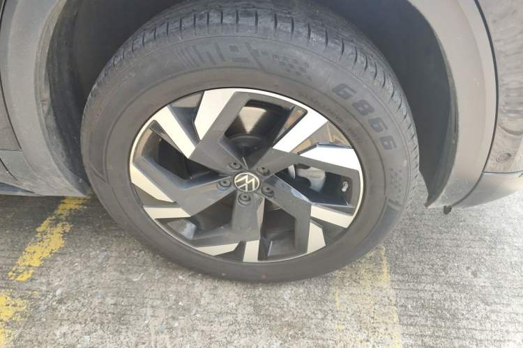 Used Volkswagen Teramont 2022 330TSI Two-Wheel-Drive Luxury Edition Right Front Wheel Hub