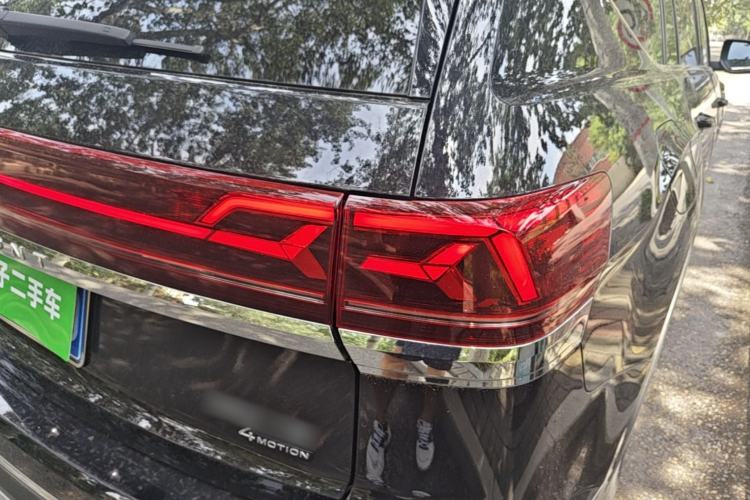 Used Volkswagen Teramont 2022 380TSI Four-Wheel Drive Prestige Luxury Edition Right Rear Taillight