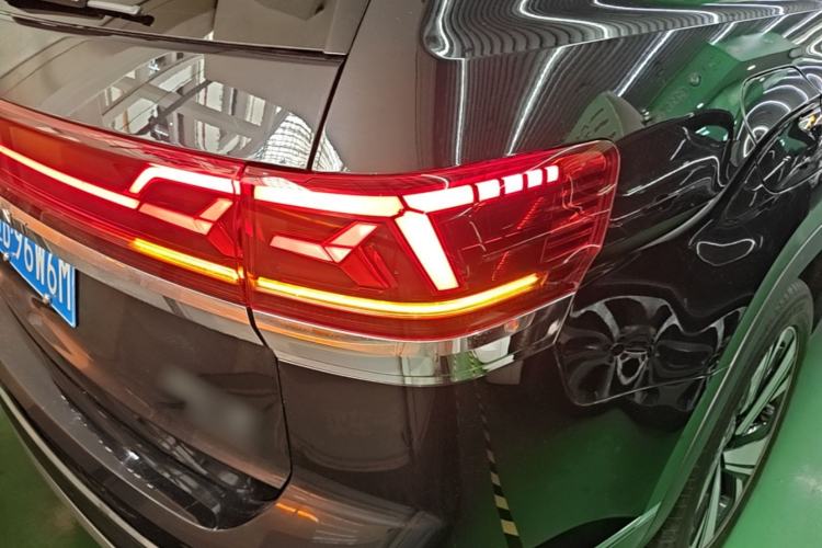 Used Volkswagen Teramont 2022 380TSI Four-Wheel Drive Prestige Luxury Edition Right Rear Taillight
