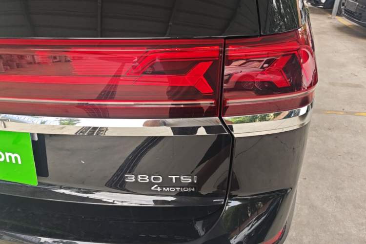 Used Volkswagen Teramont 2022 380TSI Four-Wheel Drive Prestige Flagship Edition Right Rear Taillight