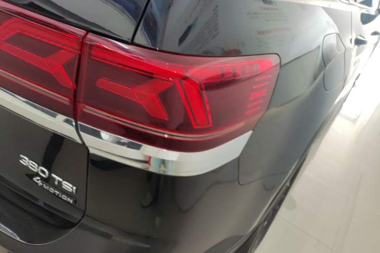 Used Volkswagen Teramont 2022 380TSI Four-Wheel Drive Luxury Edition Right Rear Taillight