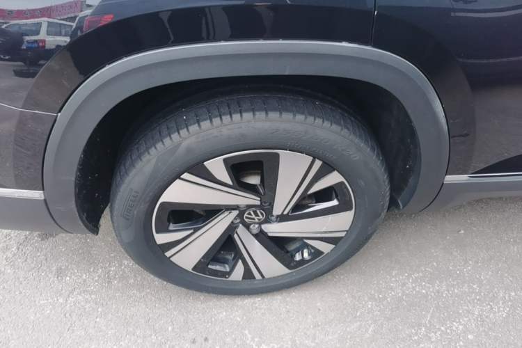 Used Volkswagen Teramont 2022 380TSI Four-Wheel Drive Luxury Edition Right Rear Wheel Hub