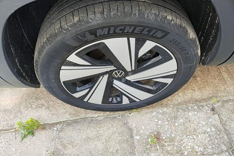 Used Volkswagen Teramont 2022 380TSI Four-Wheel Drive Prestige Luxury Edition Right Rear Wheel Hub