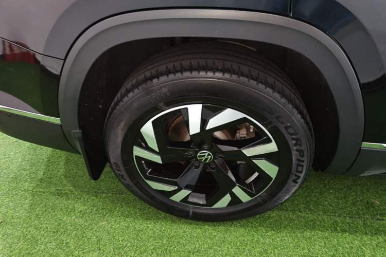 Used Volkswagen Teramont 2022 530 V6 Four-Wheel Drive Prestige Luxury Edition Right Rear Wheel Hub