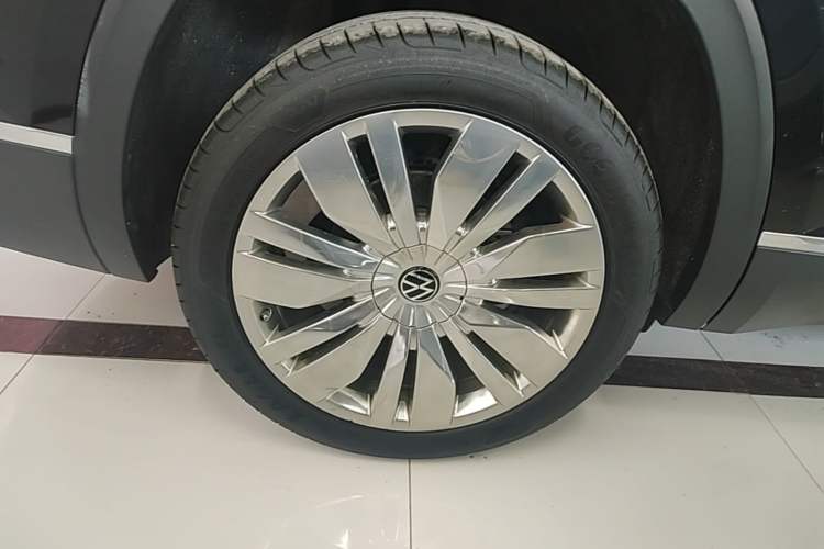 Used Volkswagen Teramont 2022 380TSI Four-Wheel Drive Prestige Flagship Edition Right Rear Wheel Hub