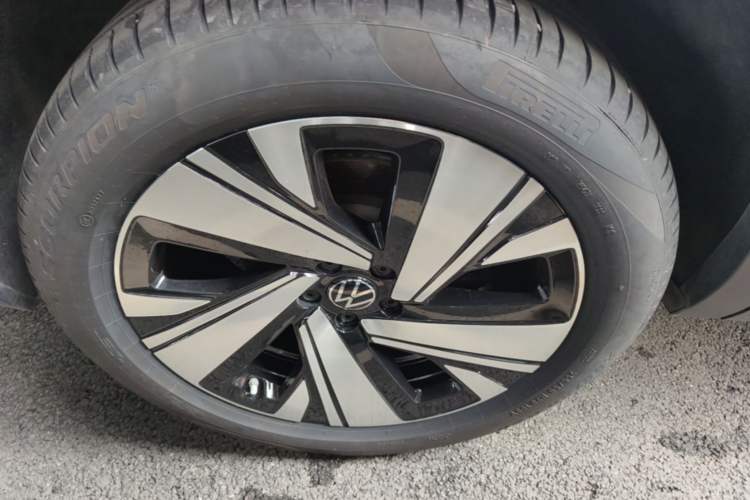 Used Volkswagen Teramont 2022 530 V6 Four-Wheel Drive Prestige Luxury Edition Right Rear Wheel Hub
