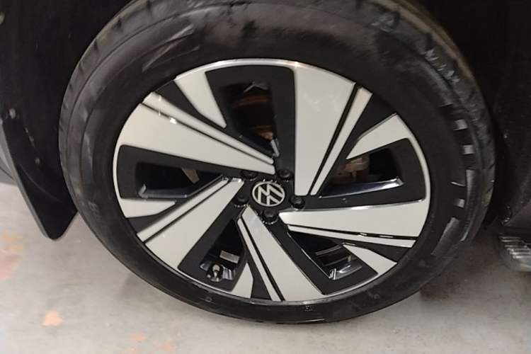 Used Volkswagen Teramont 2022 380TSI Four-Wheel Drive Prestige Luxury Edition Right Rear Wheel Hub