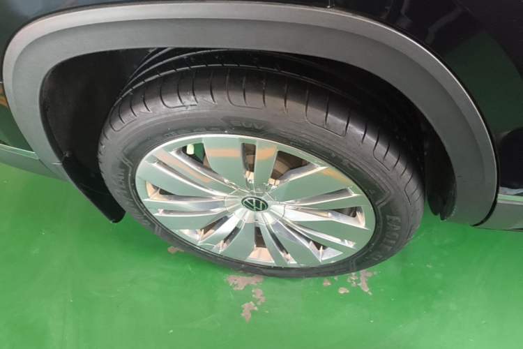 Used Volkswagen Teramont 2022 380TSI Four-Wheel Drive Prestige Flagship Edition Right Rear Wheel Hub