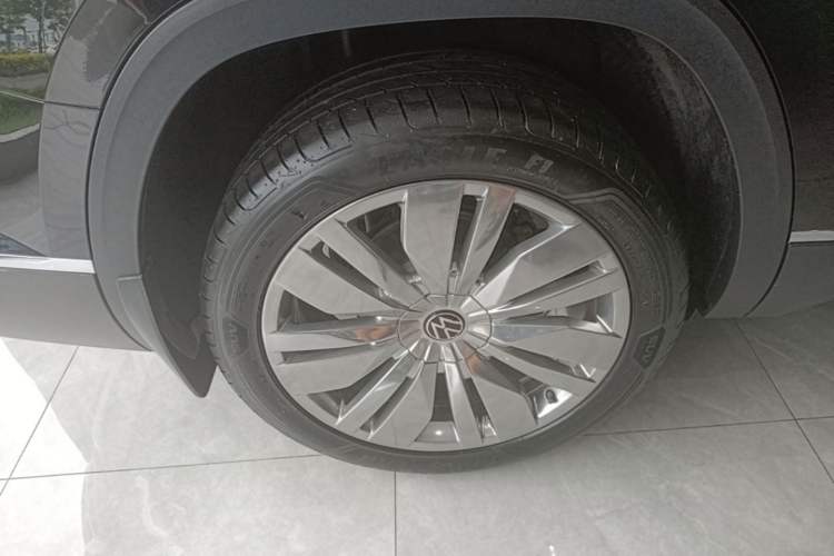 Used Volkswagen Teramont 2022 380TSI Four-Wheel Drive Prestige Flagship Edition Right Rear Wheel Hub