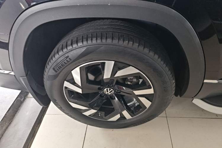 Used Volkswagen Teramont 2022 380TSI Four-Wheel Drive Prestige Luxury Edition Right Rear Wheel Hub