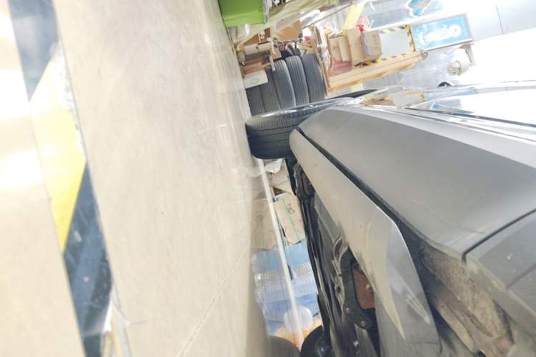 Used Volkswagen Teramont 2022 330TSI Two-Wheel-Drive Prestige Luxury Edition Right Side Sill
