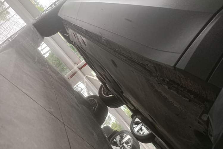 Used Volkswagen Teramont 2022 380TSI Four-Wheel Drive Prestige Flagship Edition Right Side Sill