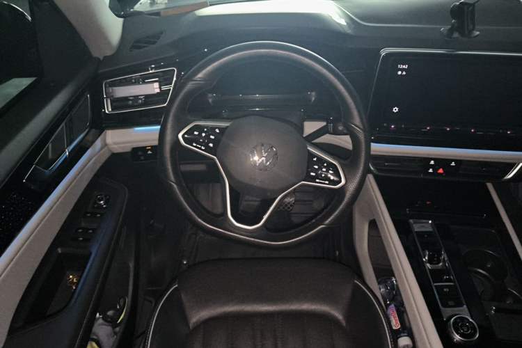 Used Volkswagen Teramont 2022 530 V6 Four-Wheel Drive Prestige Luxury Edition Steering Wheel