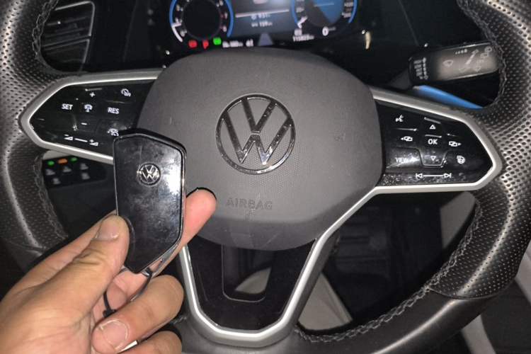 Used Volkswagen Teramont 2022 530 V6 Four-Wheel Drive Prestige Luxury Edition Vehicle Key
