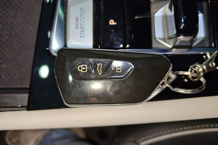 Used Volkswagen Teramont 2022 530 V6 Four-Wheel Drive Prestige Luxury Edition Vehicle Key