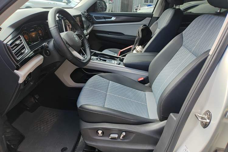 Used Volkswagen Teramont 2022 380TSI Four-Wheel Drive Luxury Edition Left Front Seat