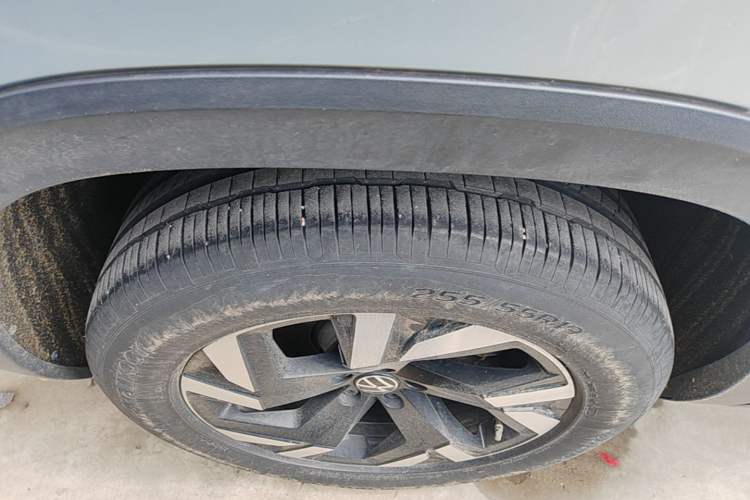 Used Volkswagen Teramont 2022 380TSI Four-Wheel Drive Luxury Edition Right Rear Wheel Hub