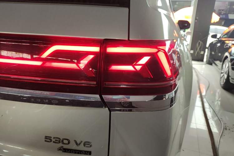 Used Volkswagen Teramont 2022 530 V6 Four-Wheel Drive Prestige Flagship Edition Right Rear Taillight