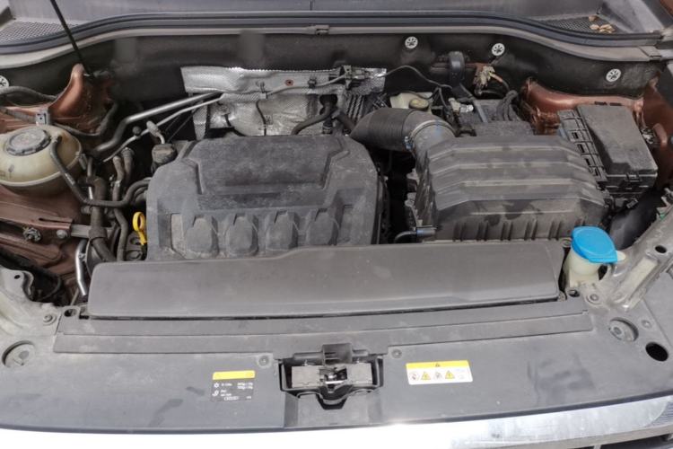 Used Volkswagen Teramont  Engine Bay