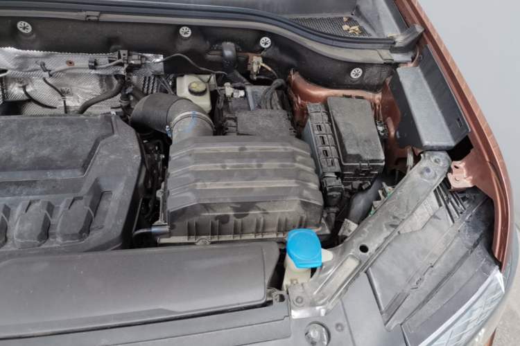 Used Volkswagen Teramont  Engine Bay Left