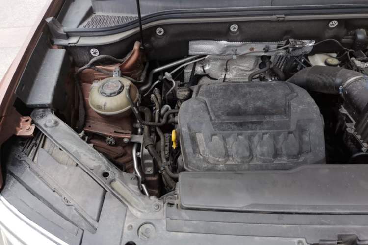 Used Volkswagen Teramont  Engine Bay Right