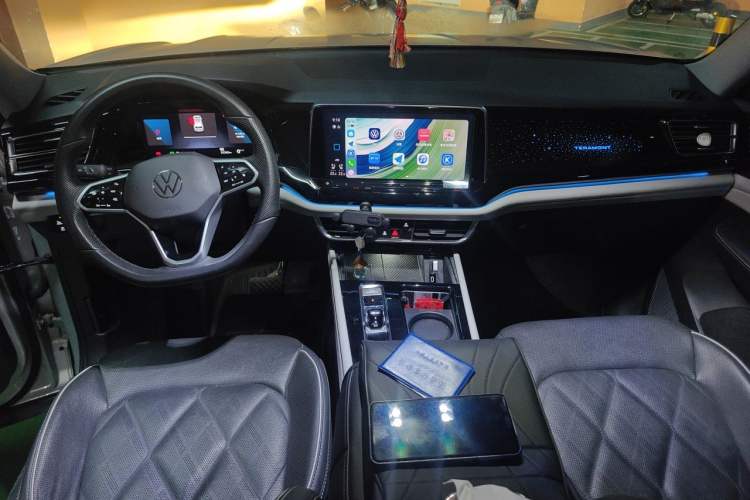 Used Volkswagen Teramont 2022 530 V6 Four-Wheel Drive Prestige Flagship Edition Center Console