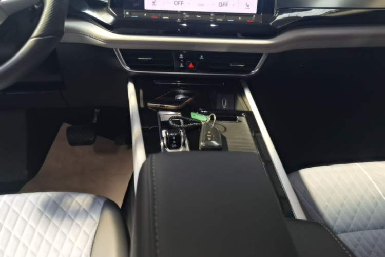 Used Volkswagen Teramont 2022 380TSI Four-Wheel Drive Luxury Edition Gear Lever