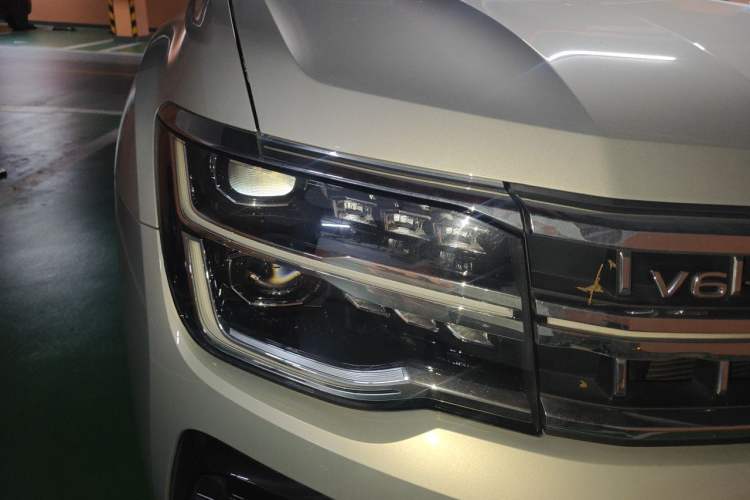 Used Volkswagen Teramont 2022 530 V6 Four-Wheel Drive Prestige Flagship Edition Right Front Headlight