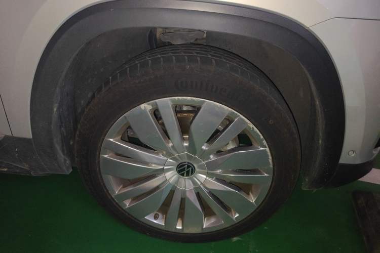 Used Volkswagen Teramont 2022 530 V6 Four-Wheel Drive Prestige Flagship Edition Right Front Wheel Hub