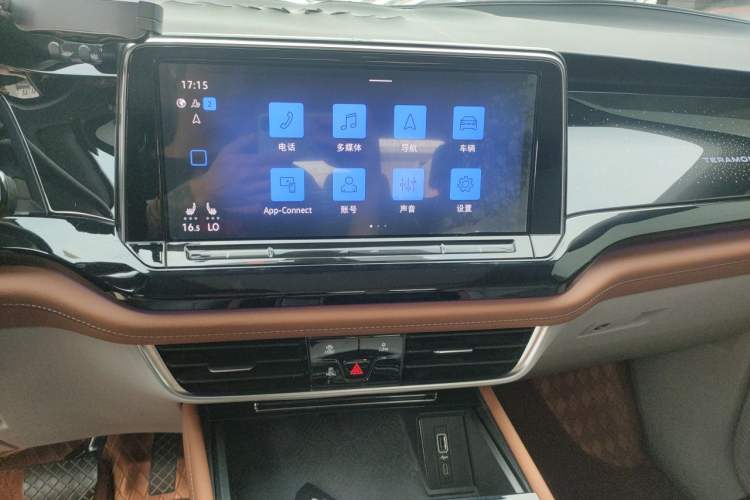 Used Volkswagen Teramont 2023 330TSI Two-Wheel-Drive Prestige Luxury Edition Audio And AC Panel
