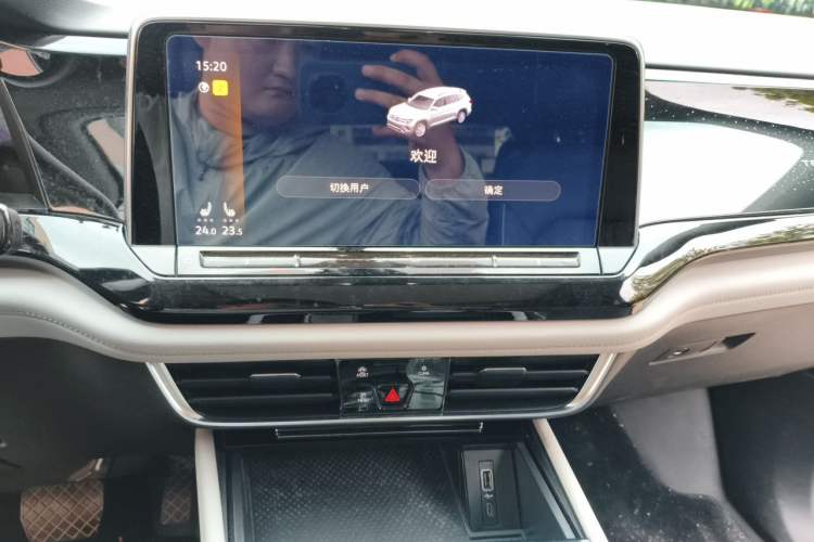 Used Volkswagen Teramont 2023 Facelift 380TSI Four-Wheel Drive Prestige Luxury Edition Audio And AC Panel